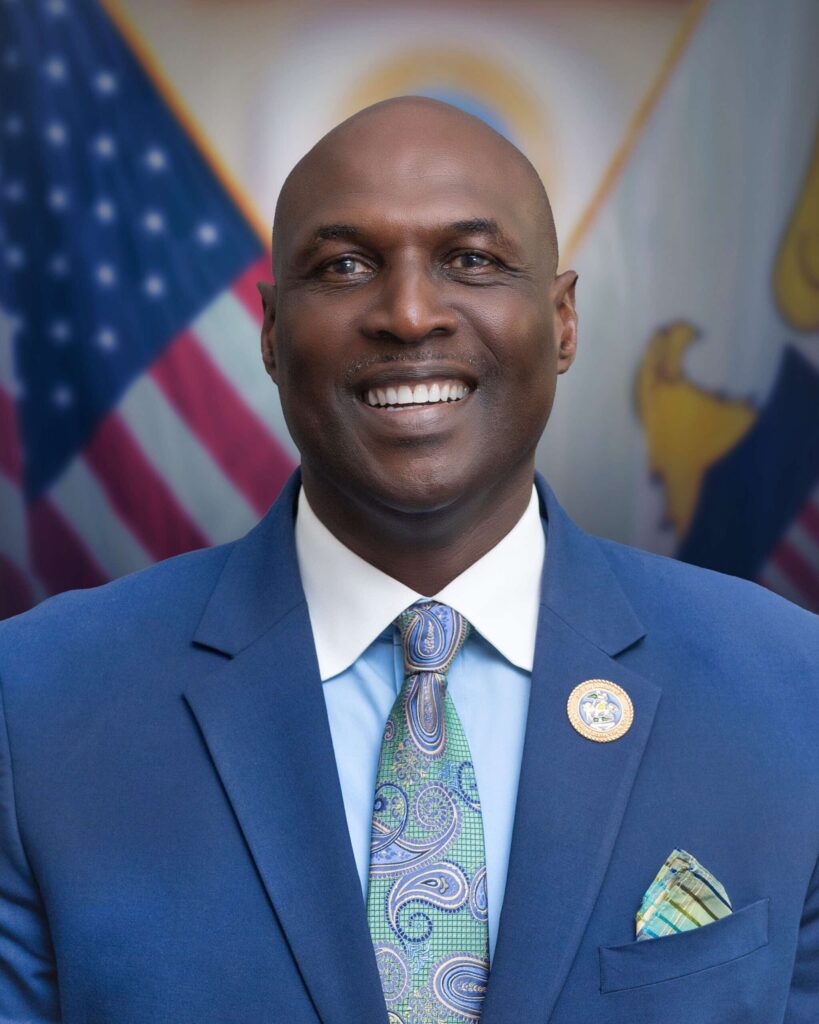 Novelle E. Francis Jr.